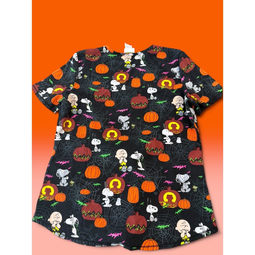 Peanuts Halloween Scrub Top Snoopy Charlie Brown Pumpkins Black V-Neck Small - Picture 8 of 8